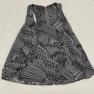 Best offer accepted, bundle and save! 
Black and Gray Patterned Sleeveless Top